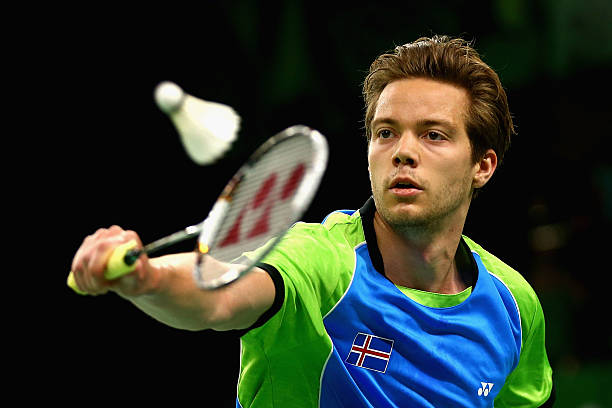 青少年羽毛球拍品牌对比,知乎网友最推荐这几款!