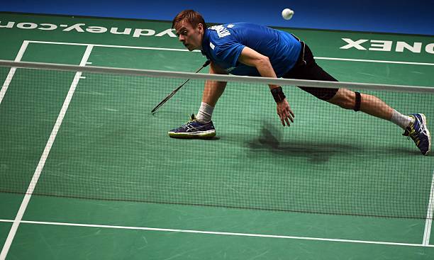 羽毛球拍品牌科普:新手如何挑选第一支球拍?