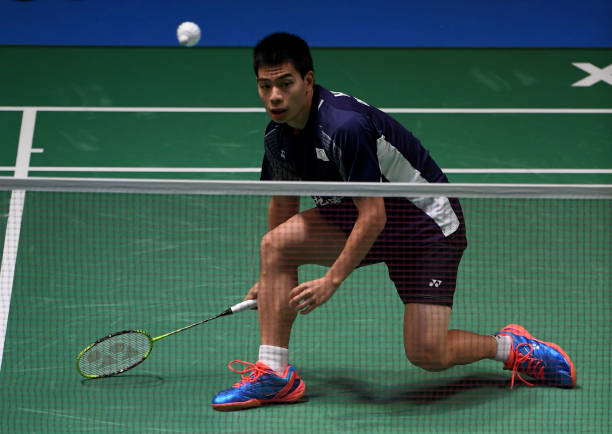 羽毛球双打发球区边界:站位与发球限制