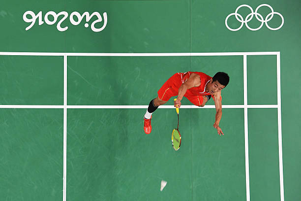 羽毛球场地线图解:单打、双打、发球区出界规则