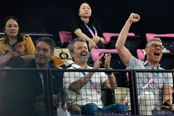 性价比之王!100元左右的羽毛球拍测评