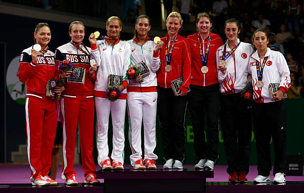 预算有限?这8款便宜耐打的羽毛球拍让你轻松入门