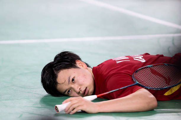 从握把到拍面:图解儿童与成人羽毛球拍的结构性差异