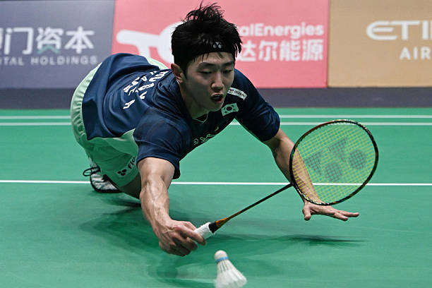 羽毛球馆投资预算:场地租金、装修、器材成本一览