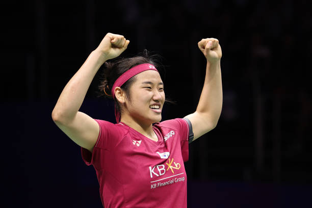 从发球线看羽毛球单打与双打的战术区别