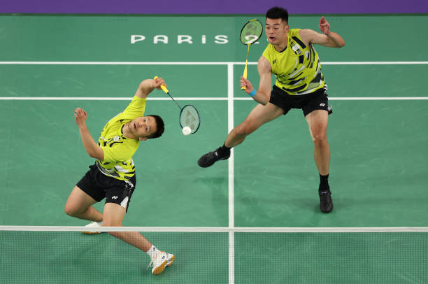 羽毛球拍品牌大比拼:尤尼克斯VS李宁,谁更胜一筹?