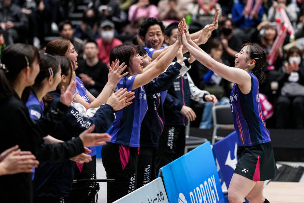 羽毛球吊球技巧:拍面倾斜度的关键作用