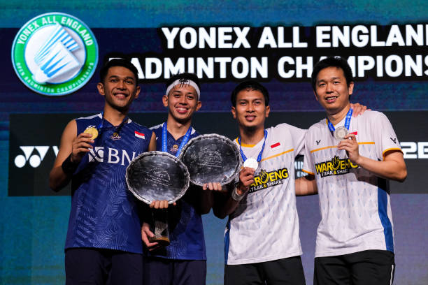 尤尼克斯、李宁、胜利:哪款羽毛球拍更适合你?