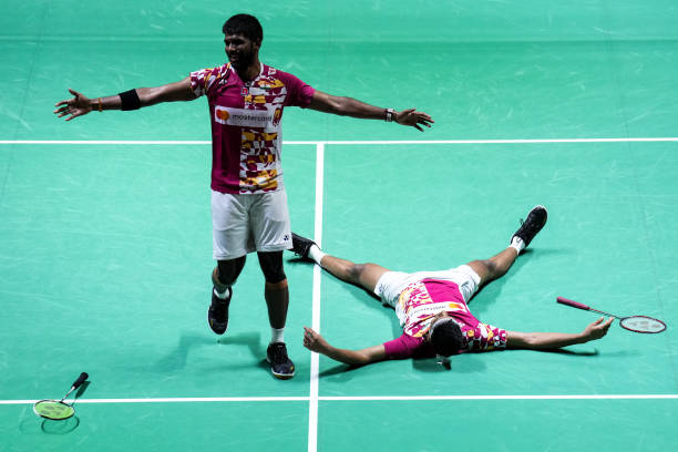 羽毛球拍参数解析:4U5和4U6分别代表什么?