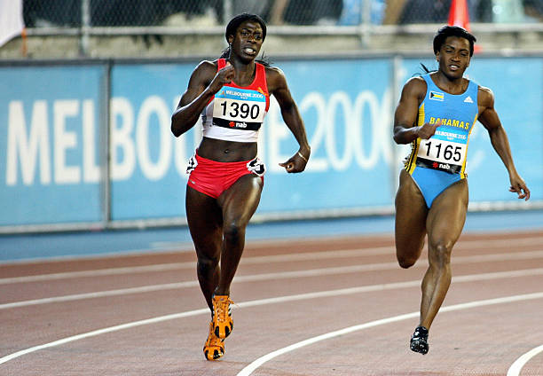 高远球握拍图解:如何利用握拍变化增加击球角度