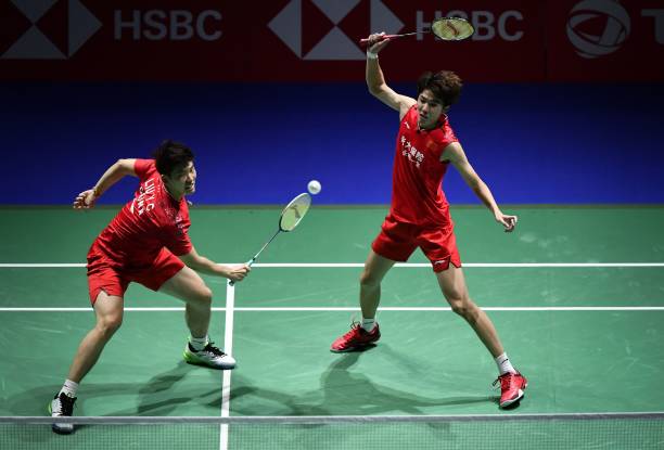 儿童羽毛球拍选购误区:别只看身高,这些因素也很关键!