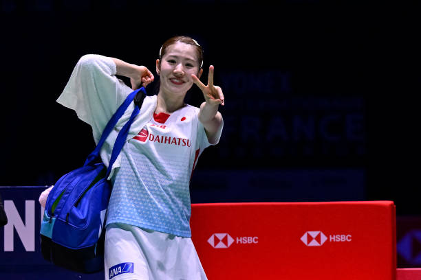 羽毛球单打站位策略:如何控制全场节奏