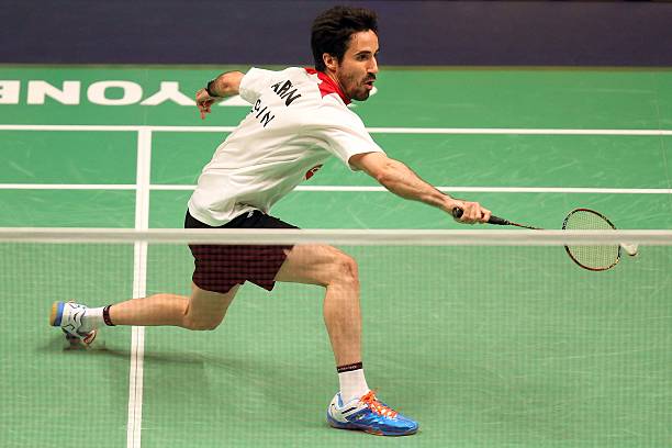 高远球挥拍慢动作解析:手肘、手腕、发力点全细节教学