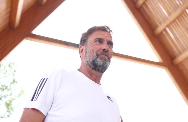 羽毛球装备指南:球拍、球鞋与服装的选择技巧