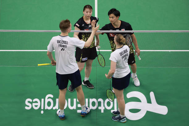 为什么羽毛球场的标线有不同颜色?用途详解