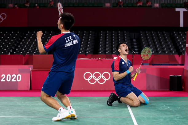 从20磅到28磅,羽毛球拍磅数如何影响控球与力量?