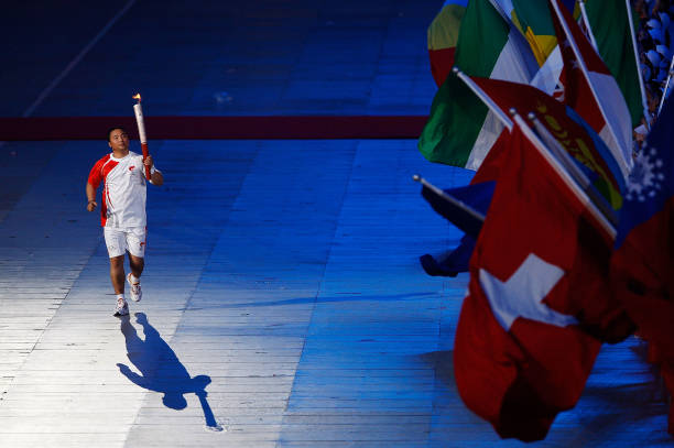 从零开始:教孩子正确握拍和挥拍的基础方法