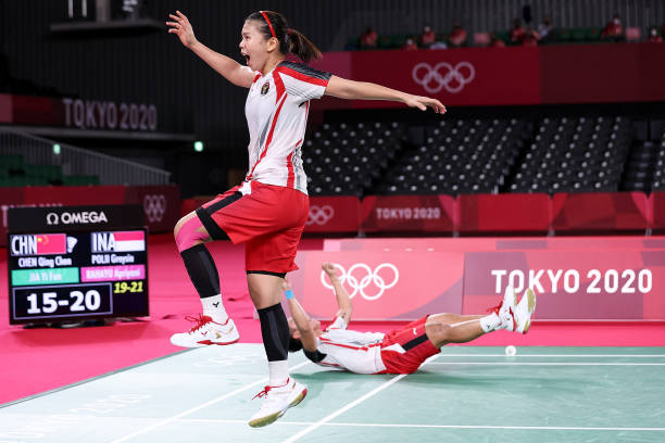 新加坡羽毛球公开赛:骆建佑主场作战精彩表现