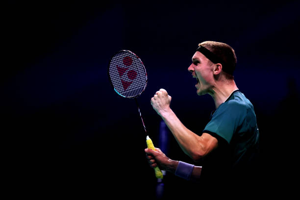 预算有限怎么选?尤尼克斯高性价比羽毛球拍推荐TOP5