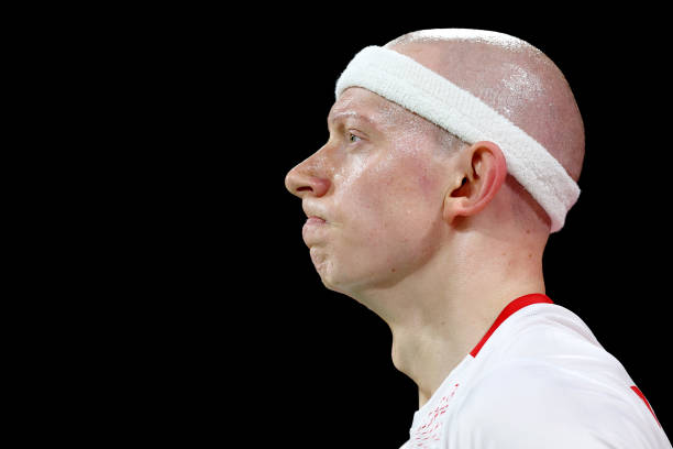 预防胜于治疗:如何避免羽毛球运动引发网球肘