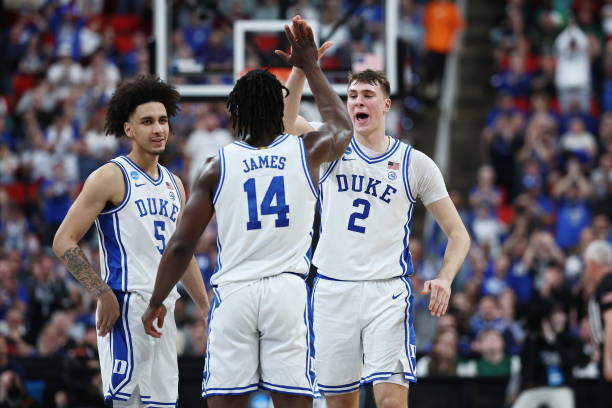 现代篮球助攻新定义:解析詹姆斯和威少的全能表现