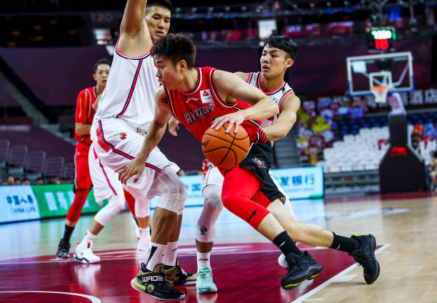 得分后卫与球队战术:如何配合队友打出高效进攻?