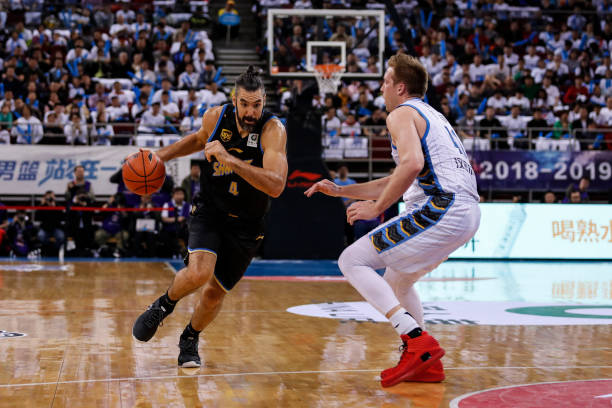 篮球号码背后的秘密:为什么比赛用球分不同尺寸?