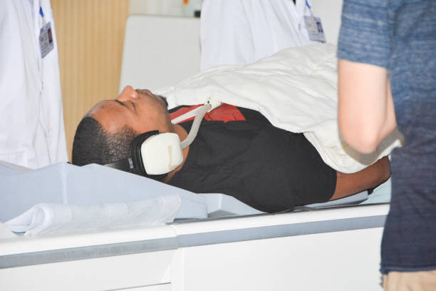 违例与犯规的区别是什么?篮球规则入门指南