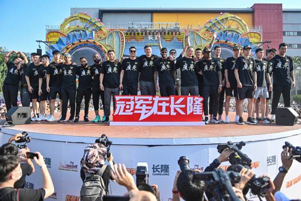 篮球位置指南:控卫、分卫、小前、大前和中锋的区别