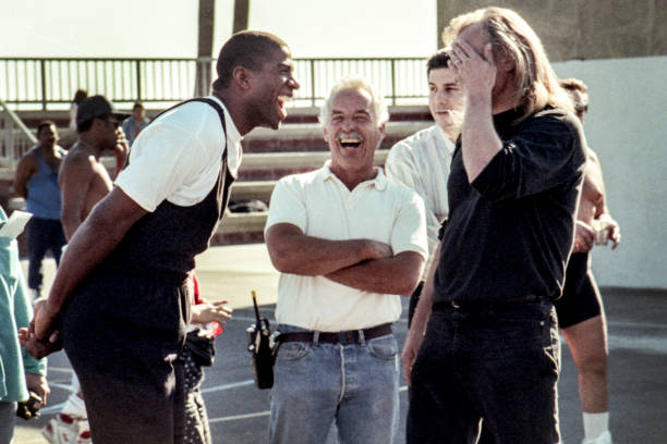 裁判视角:慢动作回放带你看清每一次二次运球违例