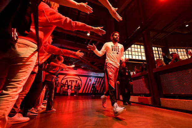 硅PU篮球场施工工期对比:室内与室外场地的差异