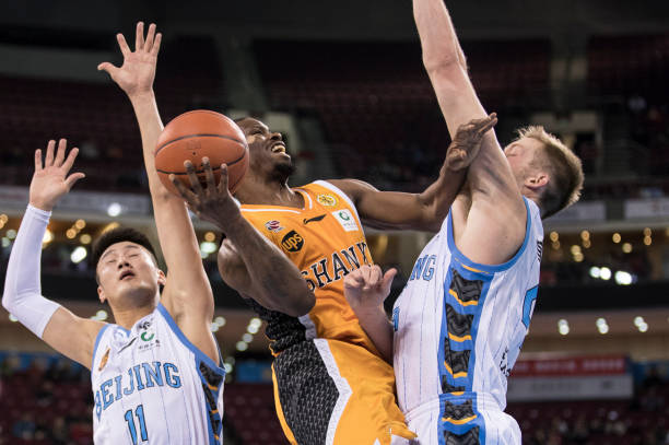 库里生涯十大经典比赛:不可错过的精彩瞬间