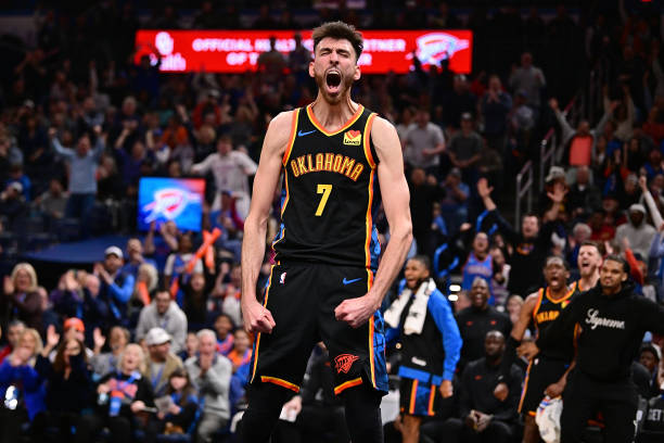 篮球规则文字版大全:场地、设备与比赛流程全解析