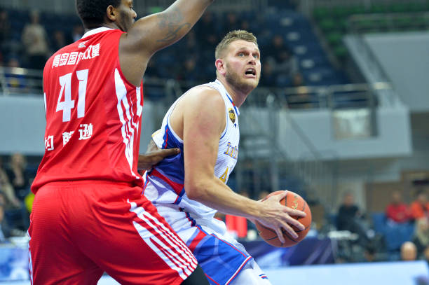 季后赛冠军奖杯之后,中国篮球的下一站是什么?