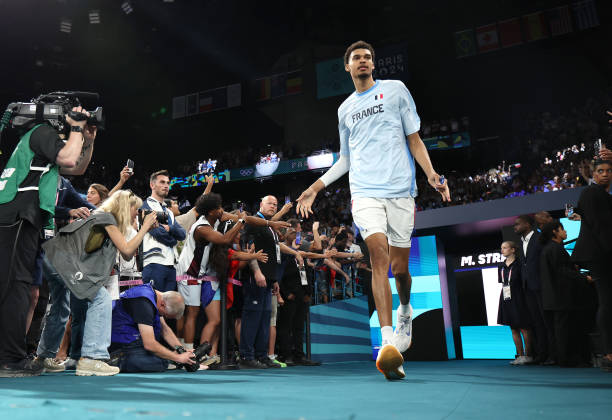 最新!CBA总决赛冠军揭晓,夺冠队伍创造历史!