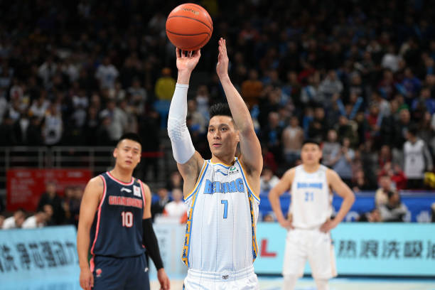 张伯伦身高臂展对比:超越现代NBA巨星的惊人数据