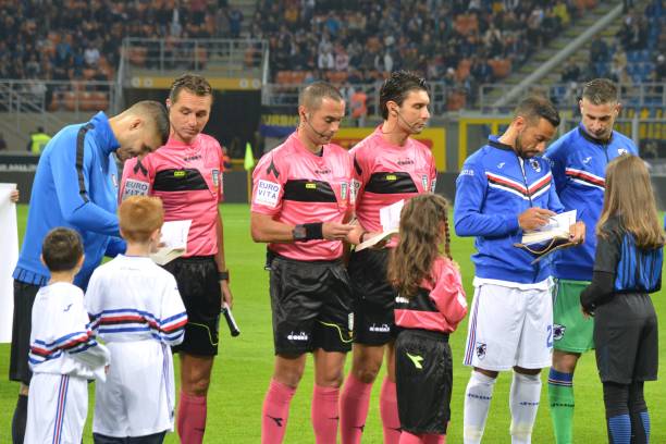 足球场上的灰色地带:点球补射越位案例分析