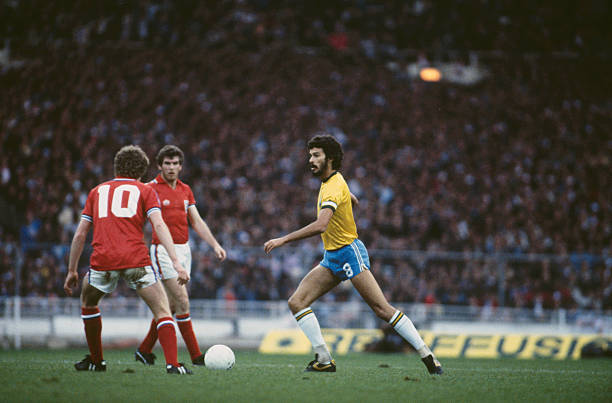 米哈伊洛维奇任意球帽子戏法:单场进球数神话