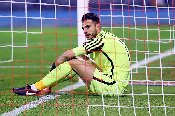 间接任意球与直接任意球的区别:犯规类型对比