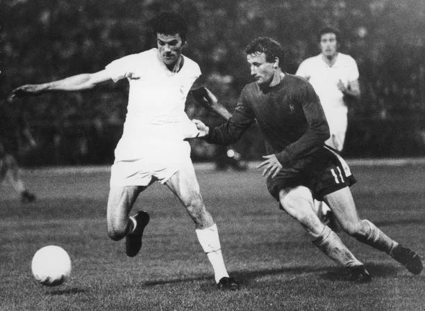 巴西足球为何最强?揭秘桑巴足球的魔力