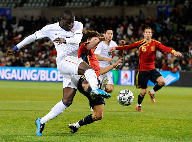 01年马拉多纳告别赛:他的亲签球衣如今价值几何?