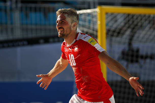 (突出动态演示,更具现代感和冲击力)