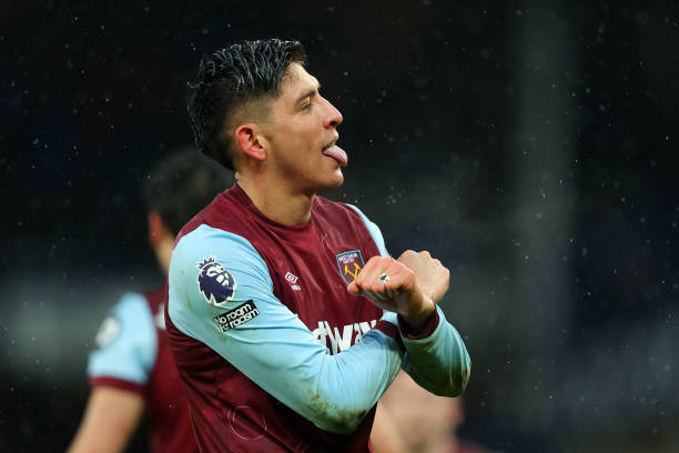 (风格:历史回顾,带有故事性)