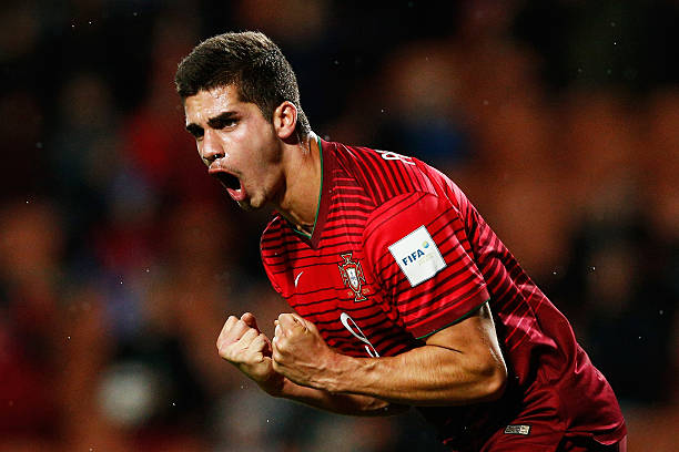 支持本土还是豪门?莱万特和巴萨球衣选择指南