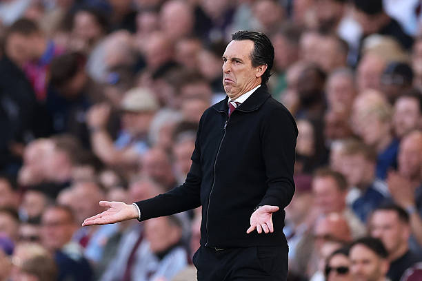 足球裁判旗语入门:边裁旗子颜色与判罚规则