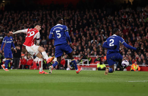 五子登科六出奇计:足球场上的智慧博弈