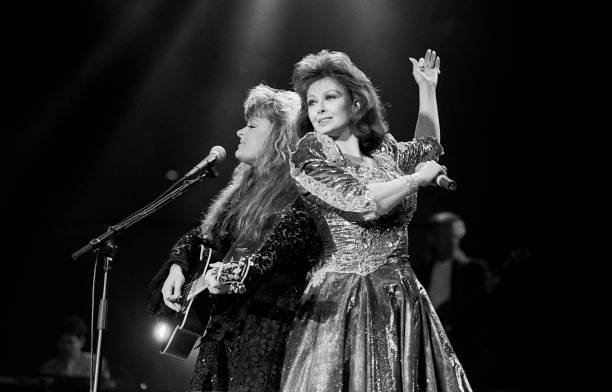 巅峰对决:C罗与梅西的冠军争夺战全解析