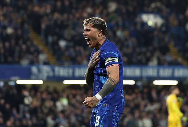 防守大师VS全能中场:实况足球马尔蒂尼与马特乌斯实战评测