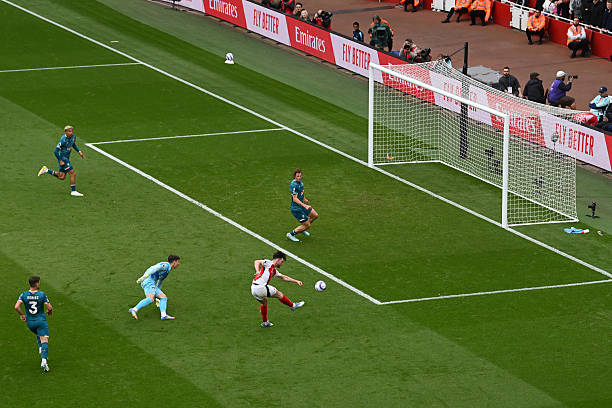 国家德比记忆:梅西与佩佩的经典瞬间