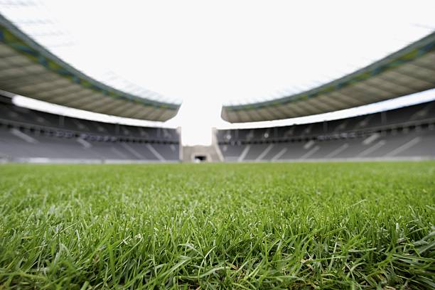 耐克传奇系列足球鞋推荐:舒适与触感的完美结合